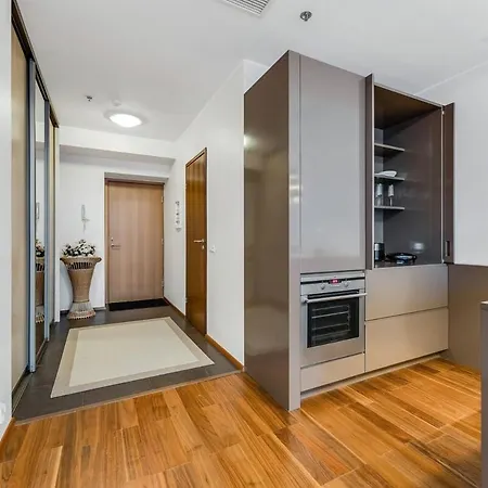 Skyresidence Amazing Luxury View High Floor דירה טאלין